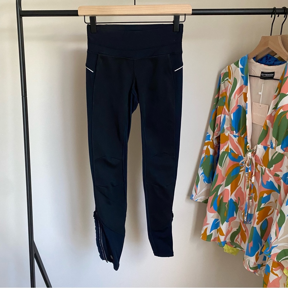 Athleta ‘Wind‎ Warrior’ Tight